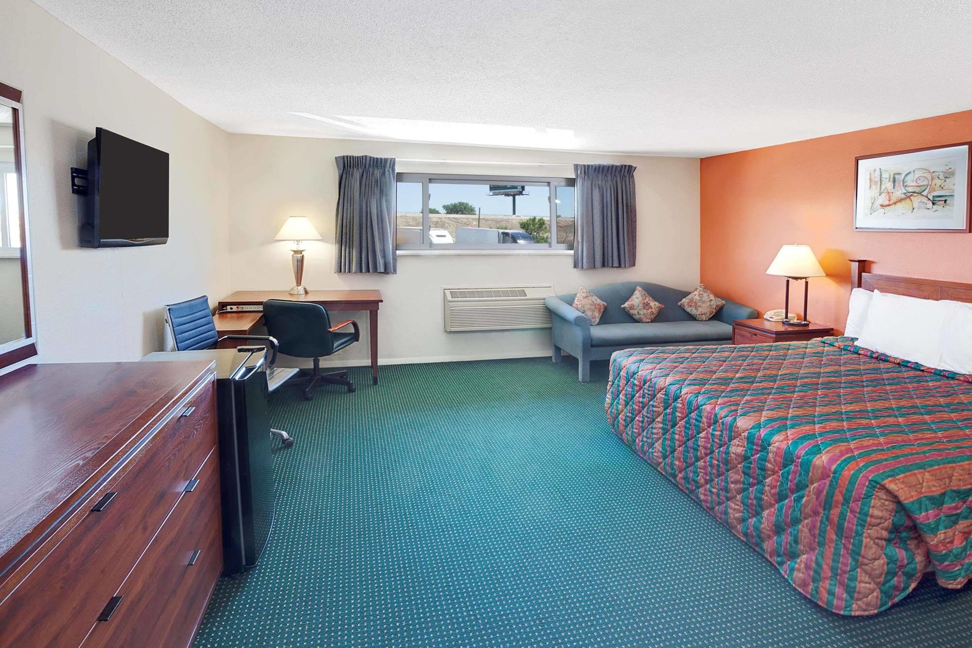 Days Inn By Wyndham Elk Grove Village O'Hare Airport West Exterior photo