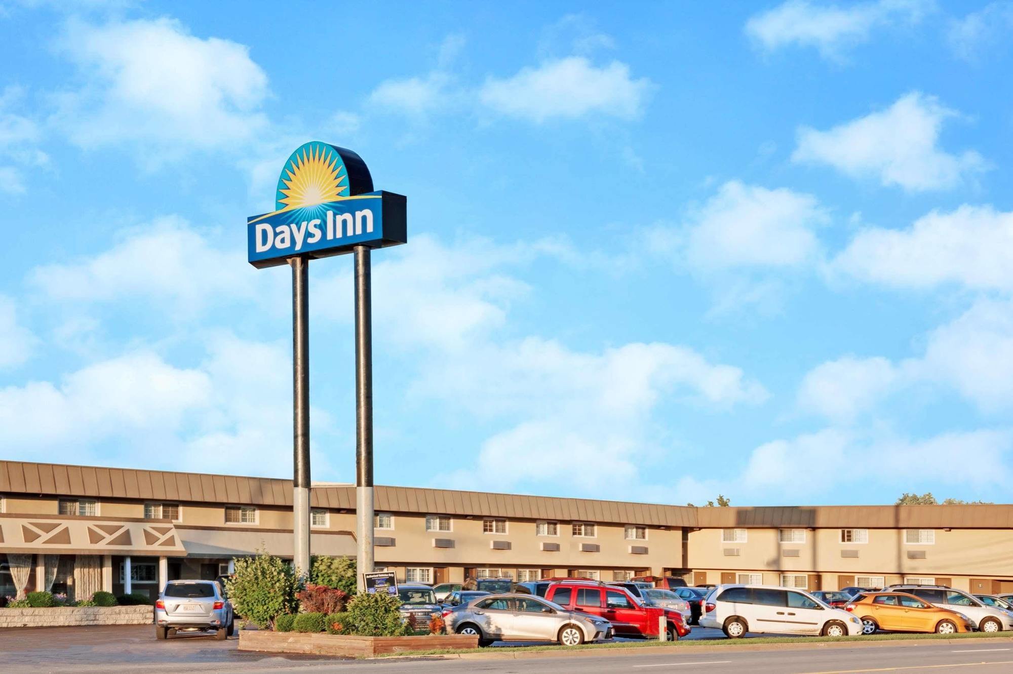 Days Inn By Wyndham Elk Grove Village O'Hare Airport West Exterior photo